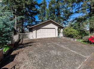 992 Sunset Dr, Springfield, OR 97477