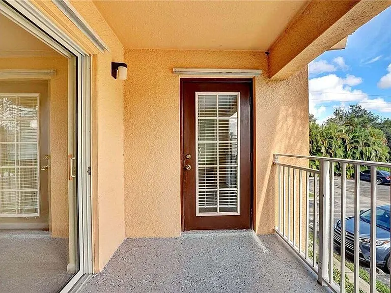 231 SW Palm Dr #207 — Photo 18