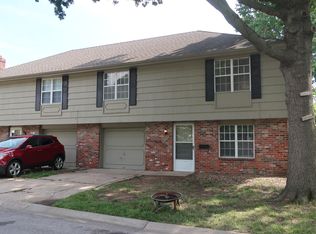 7177 NW Chapel Woods Cir, Kansas City, MO 64152