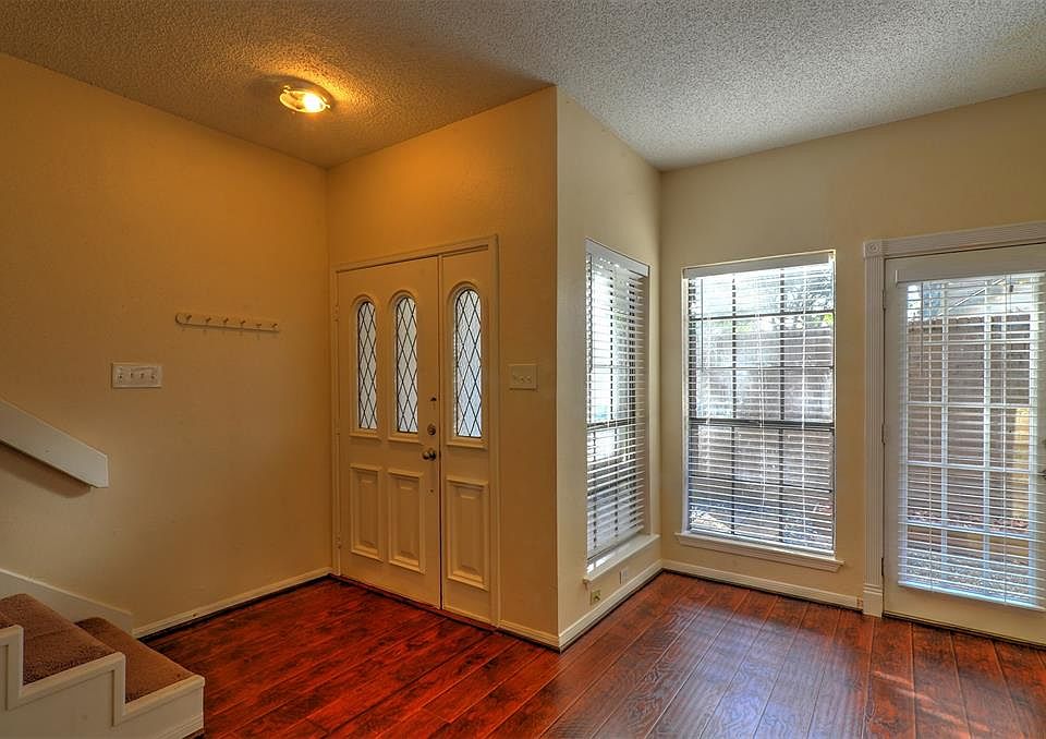 1st image of 730 Country Place Dr