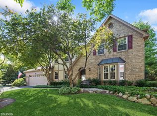 955 White Pine Dr, Cary, IL 60013