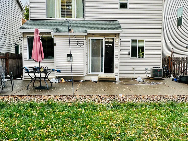 5216 NE Schoeler Cir — Photo 36