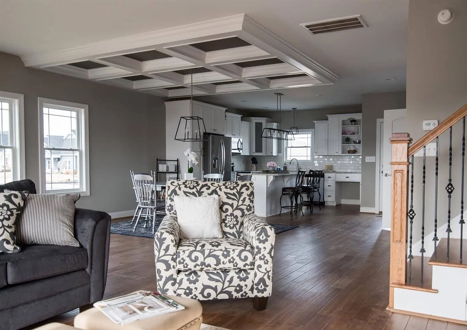 Beautiful 3 Bedroom Townhome in Forest — Photo 2
