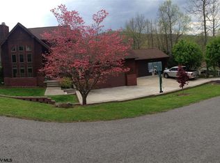 272 Meadow Dr, Mount Clare, WV 26408