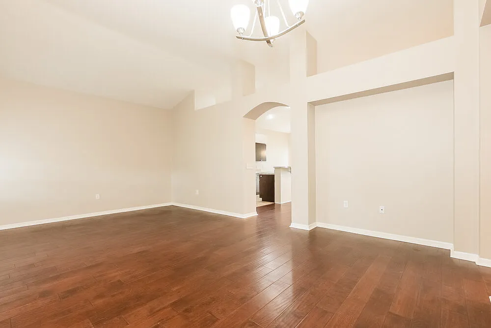 3 bed, 2.0 bath, 1647 sqft, $2,595 — Photo 4