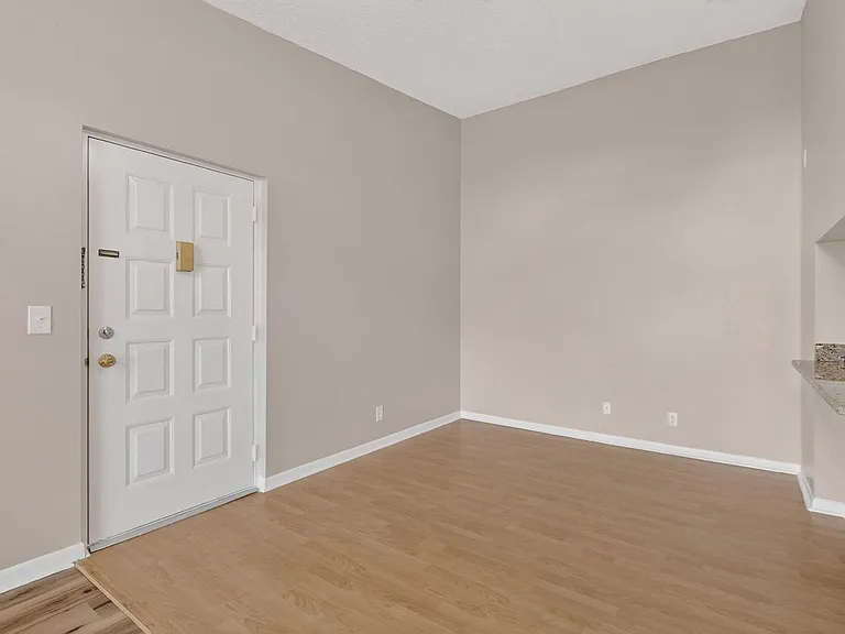 624 Sea Pine Way #B3 — Photo 8