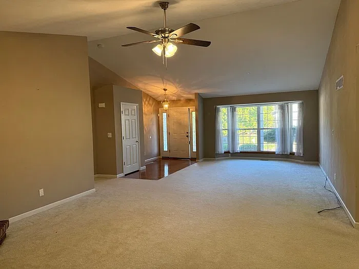3 bed, 2.0 bath, 2140 sqft, $2,750 — Photo 2