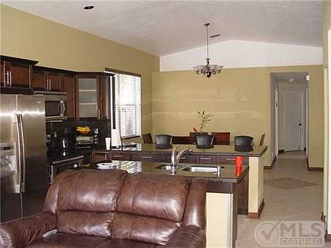 5th image of 7012 Chesapeake Cir