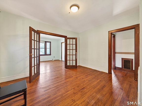 3rd image of 48 Temple Street