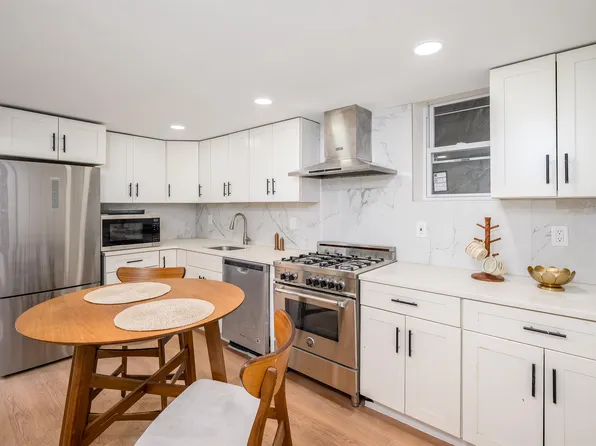 70 Bowers Street image 4 of 35