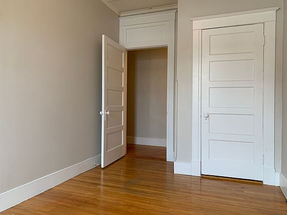 5th image of 10 Kent Ave APT 11