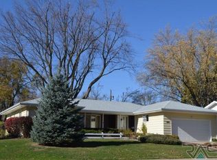 2705 S Holly Ave, Sioux Falls, SD 57105