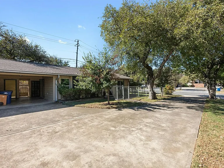 3713 Menchaca Rd #A — Photo 20