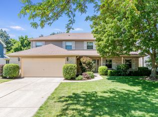 2707 Seiler Dr, Naperville, IL 60565