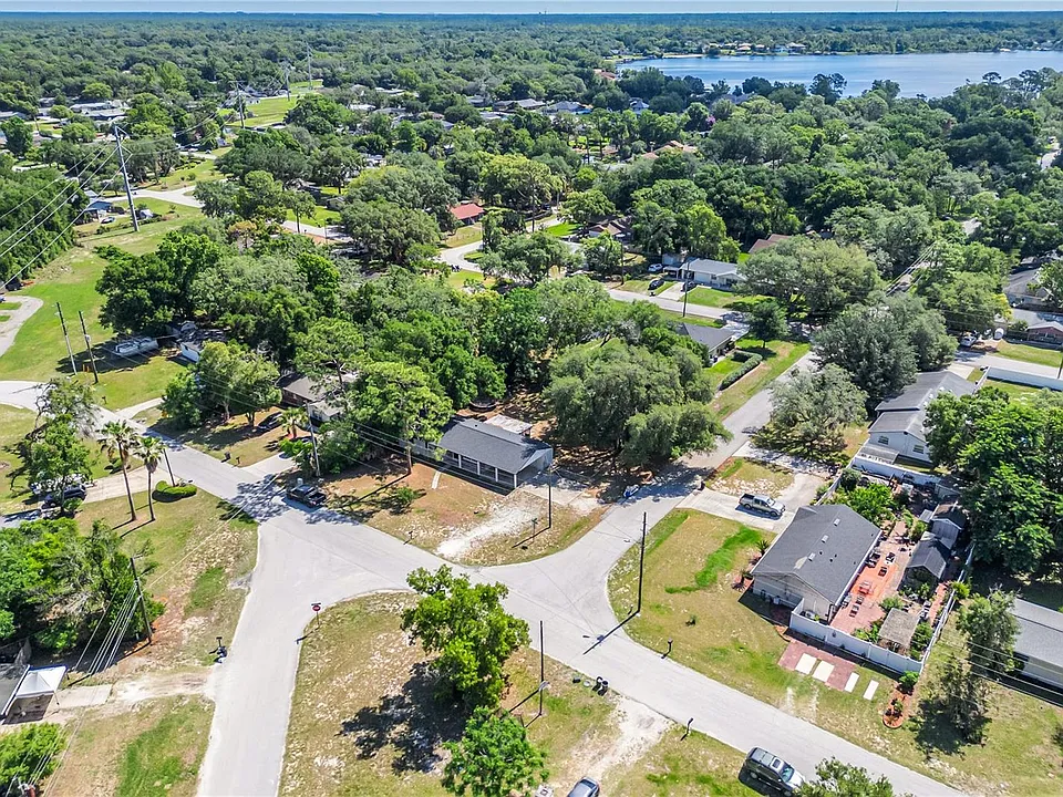 2201 Camellia Dr