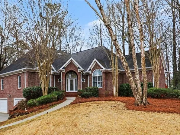 30 Couples Ct, Newnan, GA 30265