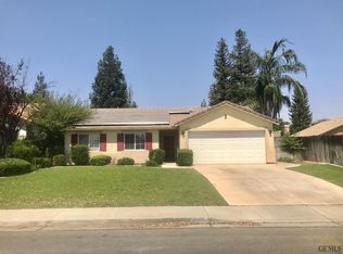 8406 Northshore Dr, Bakersfield, CA 93312