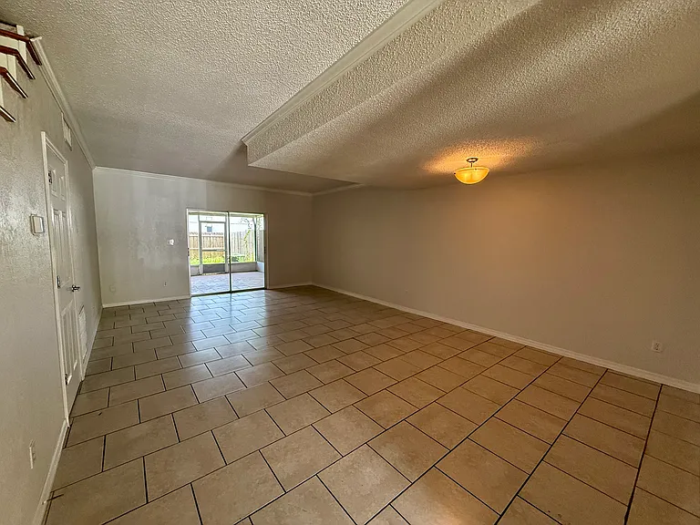 11710 Wesson Cir W — Photo 7