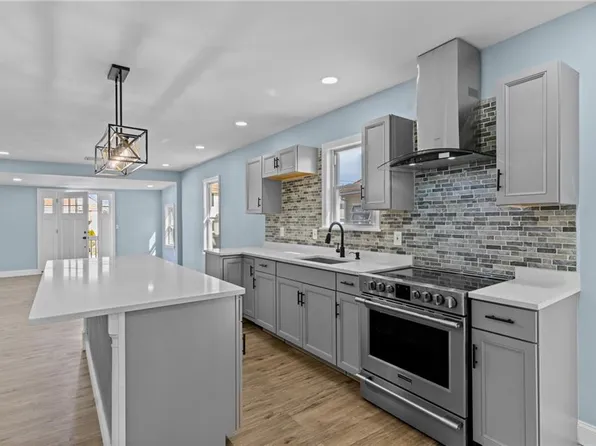 76 Draper St, Pawtucket, RI 02861