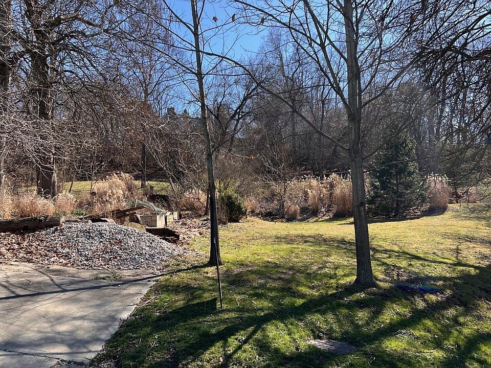 2nd image of 44 W Crescent Ave