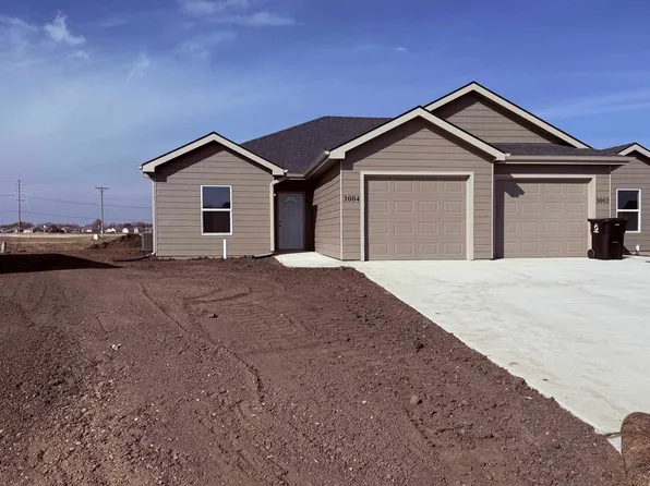 3004 Fountain Dr, Salina, KS 67401