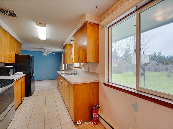 5th image of 1840 NE 8th Ave