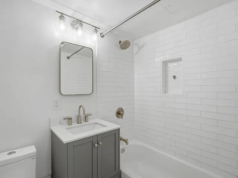 800 4th St SW #S702 — Photo 16
