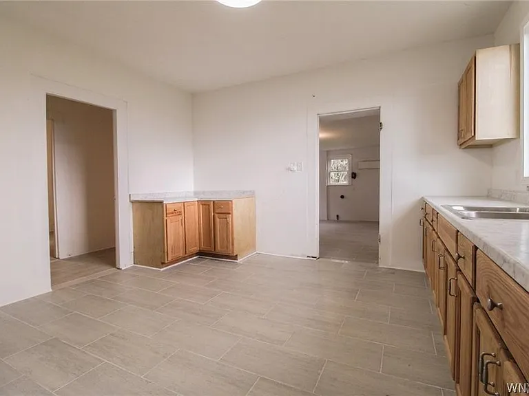 15634 Lakeshore Rd — Photo 11