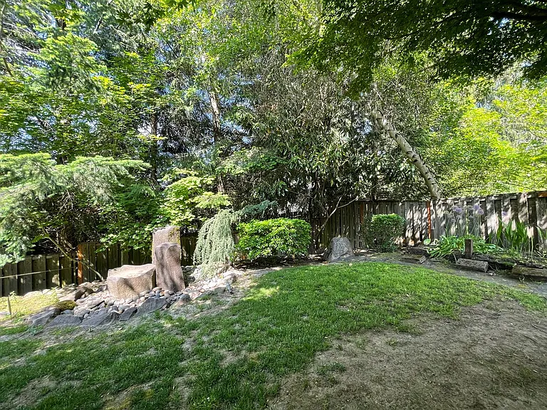 211 NW 110th Ave — Photo 49