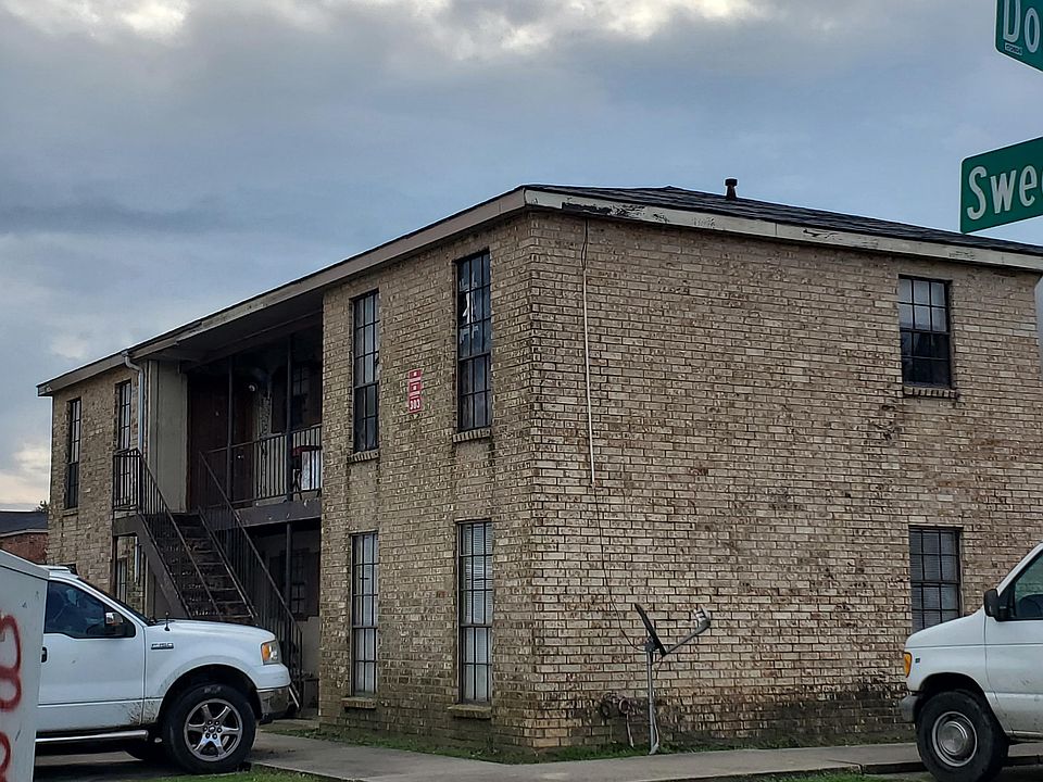 2nd image of 303 Sweetbriar St