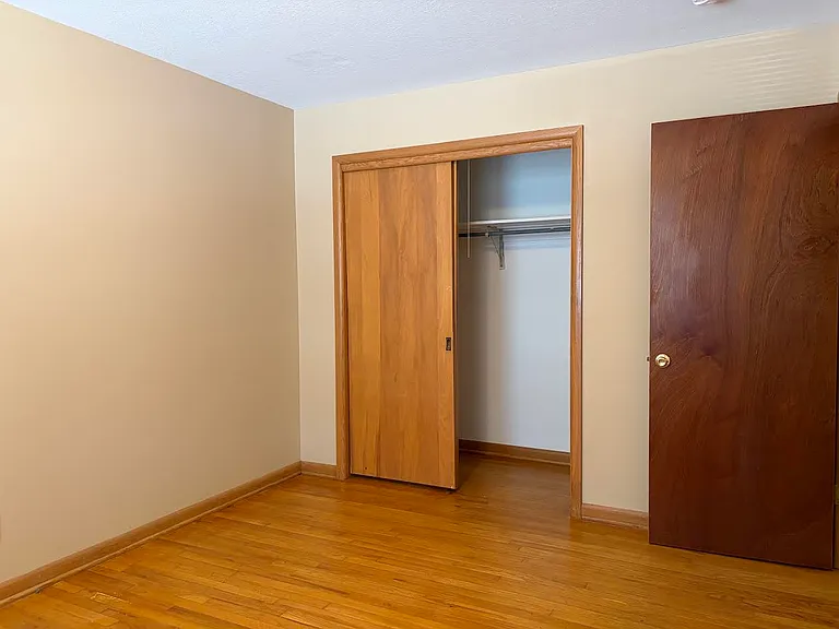 1363 E Elm St — Photo 5