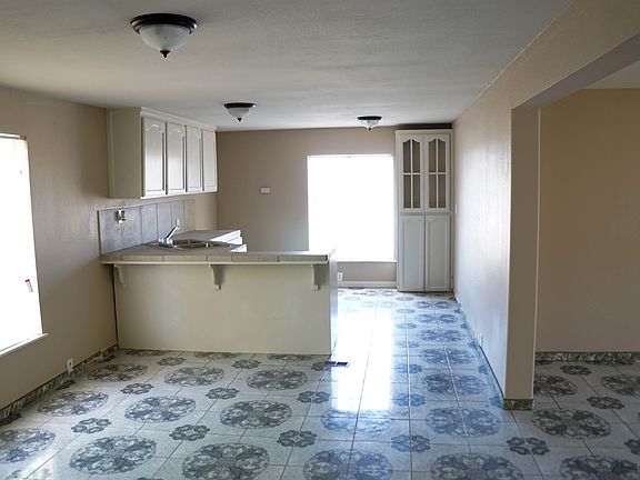 2nd image of 5825 W Eucalyptus Ave