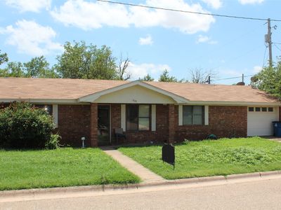 530 W E St, Munday, TX, 76371