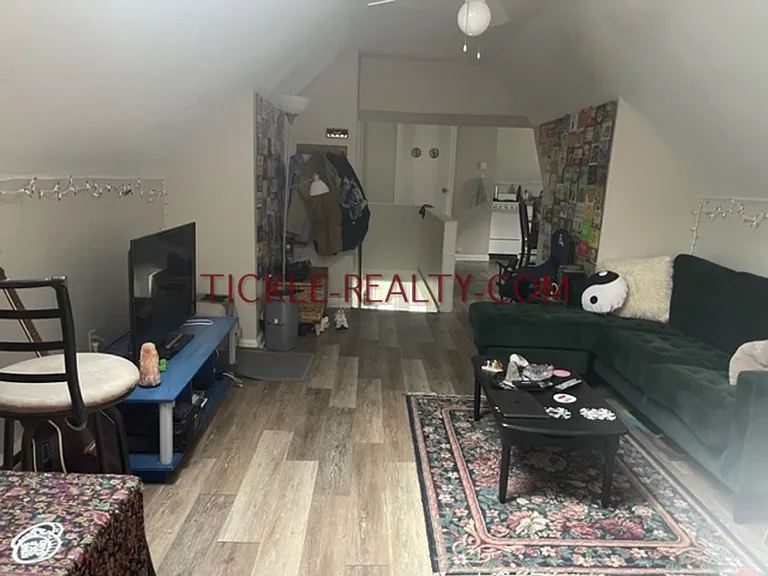 20 Tracy St — Photo 8