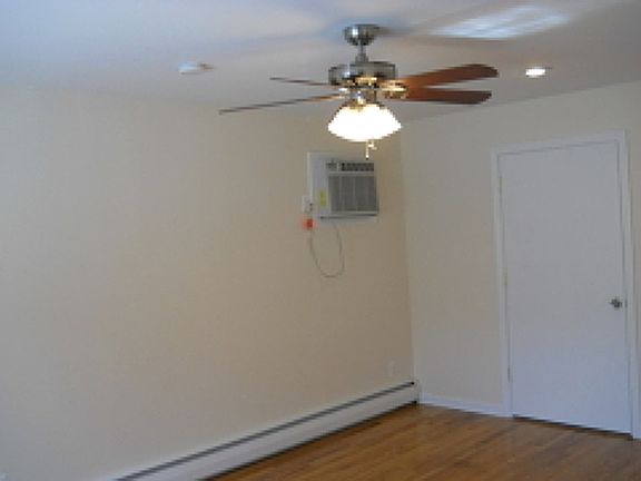 5th image of 501 Stuyvesant Ave