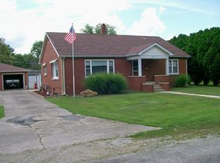 708 W Elm St, Altamont, IL 62411