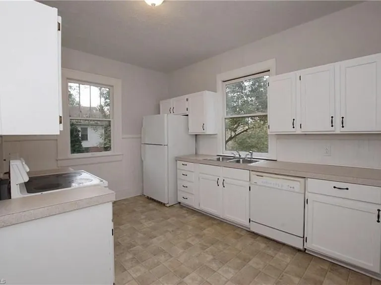 140 W Acadia Ave — Photo 10