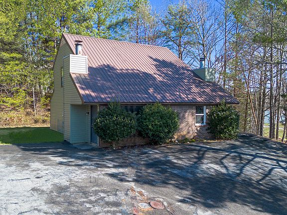 3rd image of 4809/4811 Charwood Trl NW
