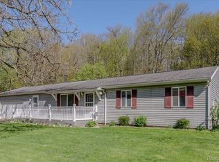 4620 Webberdale Dr, Holly, MI 48442