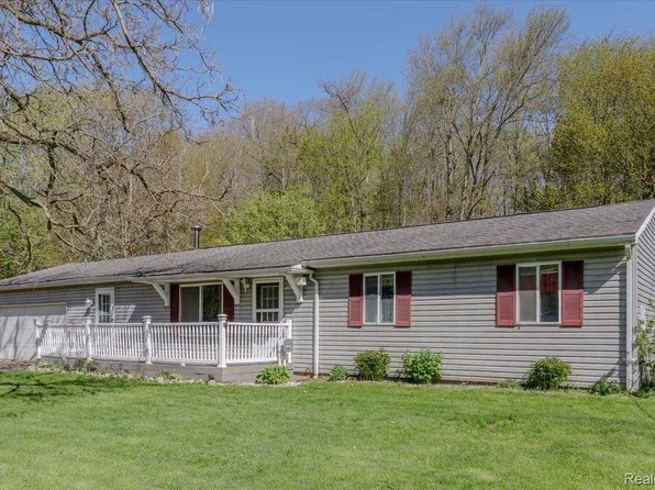 4620 Webberdale Dr, Holly, MI 48442