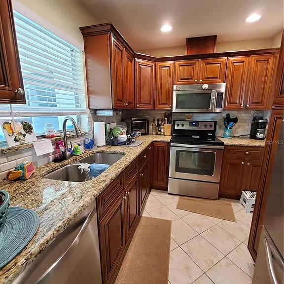 1907 Canterbury Ln #14 — Photo 11