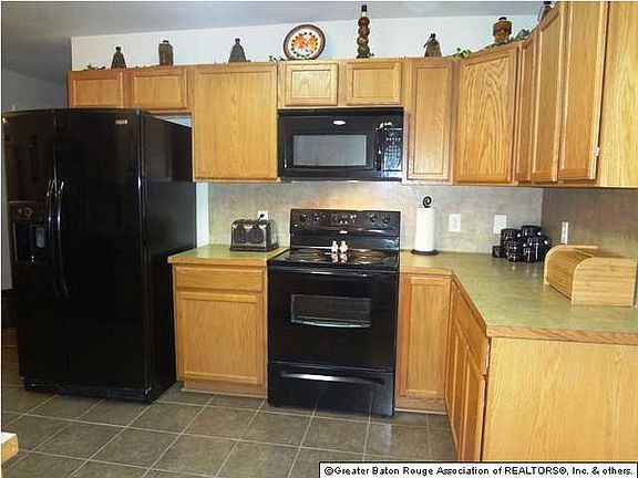 4th image of 23801 Snowdon Ave