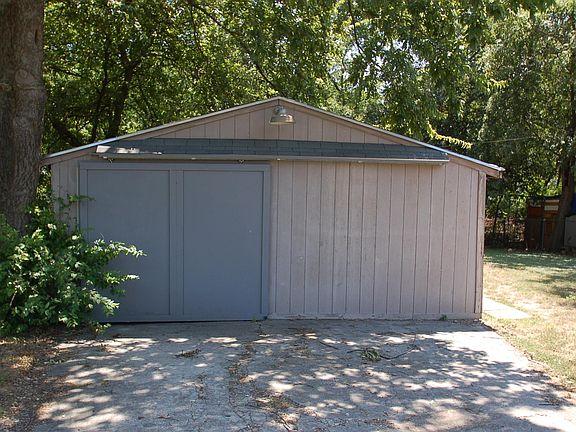 2nd image of 4801 Dilworth Ct