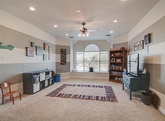5th image of 715 Buck Dr