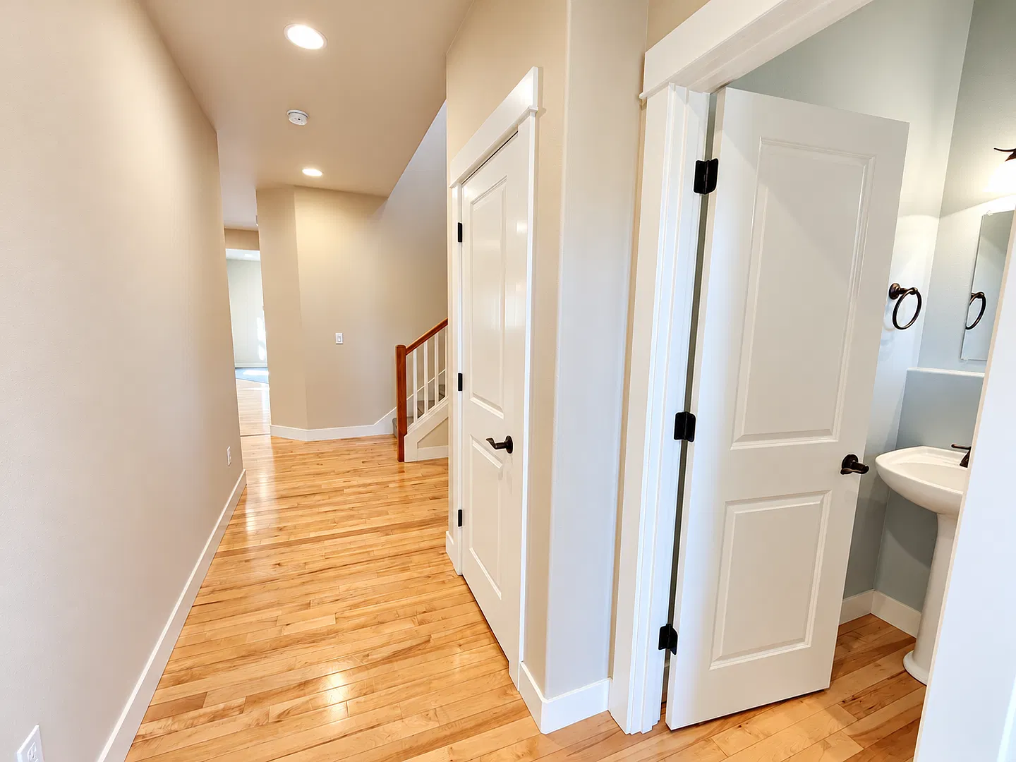 Spacious 3-Bedroom Bend Home with Two Offices, Bonus Room & Fenced Backyard! — Photo 4