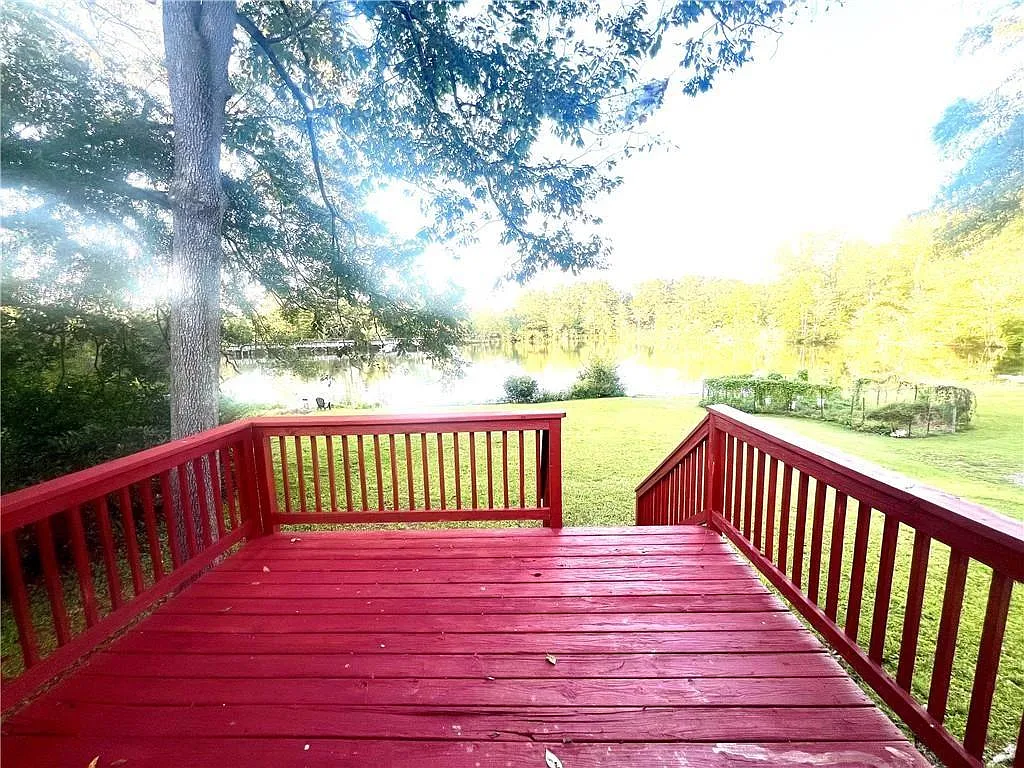 3 bed, 2.0 bath, 1104 sqft, $1,950 — Photo 3