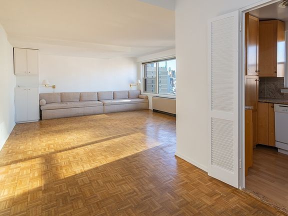 3rd image of 1634 1st Ave #20D