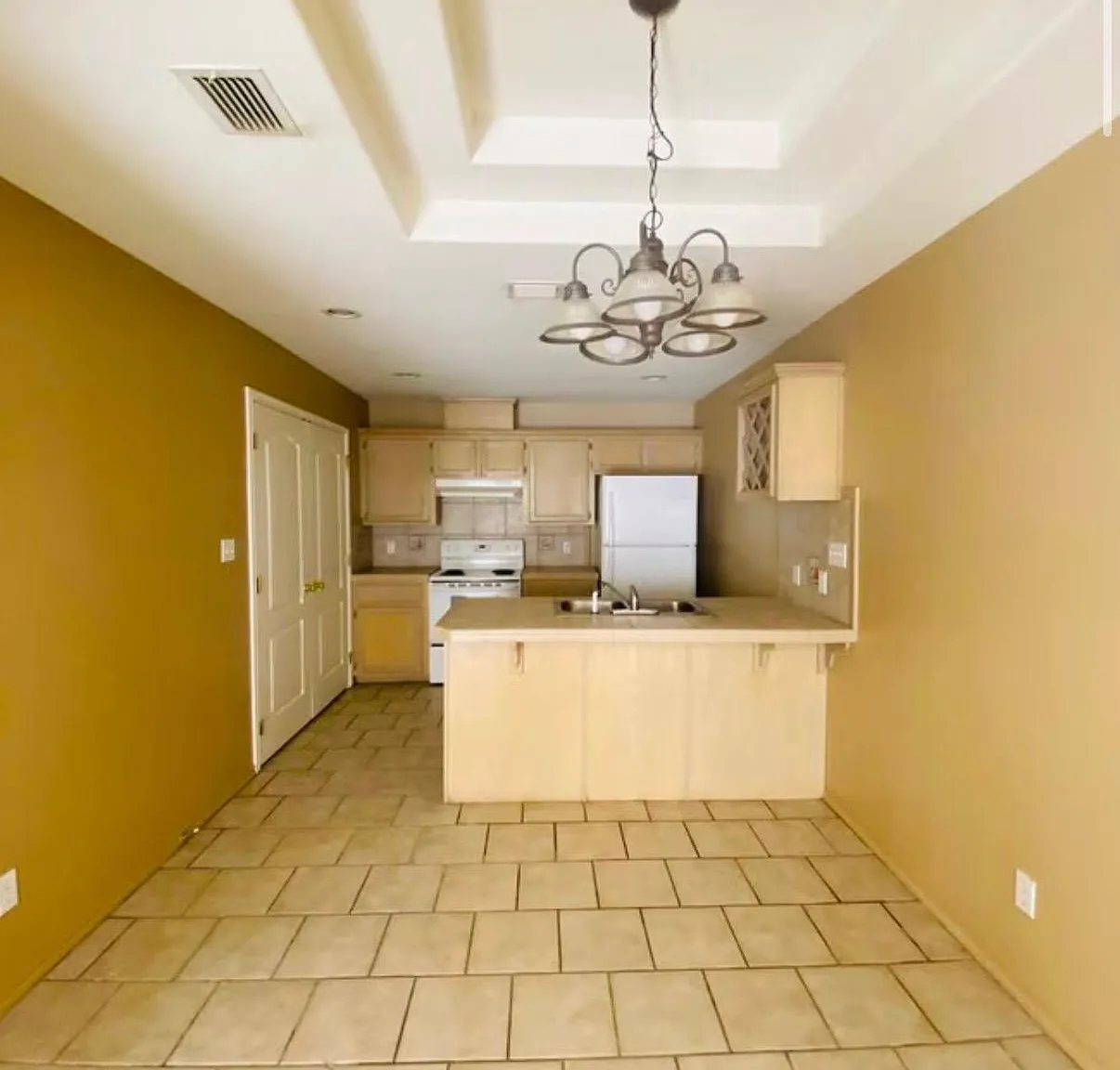 2 bed, 952 sqft, $815 — Photo 2