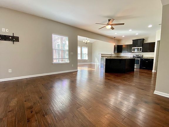 5th image of 428 River Downs Blvd