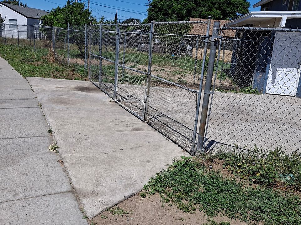 Sizeable yard.